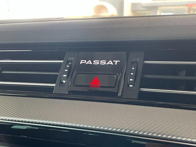 �w�b�h�A�b�v�f�B�X�v���C�𑕔����Ă���܂��B