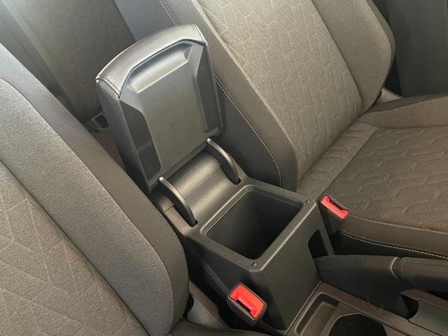 �A�[�����X�g�̉��ɂ͏������ꂪ�������܂��B