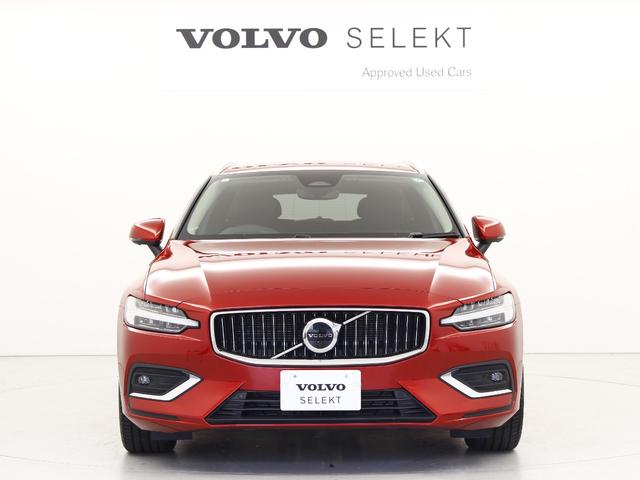 Ｖ６０ アルティメット　Ｂ４　２０２３年モデル　試乗車　Ｂ４マイルドＨＶ　Ｇｏｏｇｌｅナビゲーション　　純正１８インチアルミホイール　ベンディング機能付ＬＥＤヘッドライト　ベンチレーションヒーターマッサージ機能付フロントシート（4枚目）