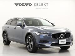 ２０２３年モデル　登録済未使用車　Ｖ９０　クロスカントリーアルティメットＢ５　ＡＷＤ　メーカーオプション２６０，０００円相当のエアサスペンション、電動パノラマガラスサンルーフが装備されています。 4