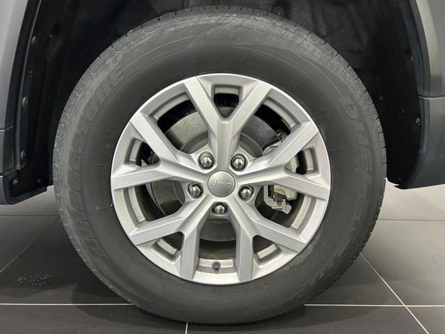 ジープ・グランドチェロキーＬ リミテッド　認定中古車保証　整備有　ナビ　バックカメラ　ＥＴＣ　純正アルミホイール　レザーシート　クルーズコントロール（11枚目）