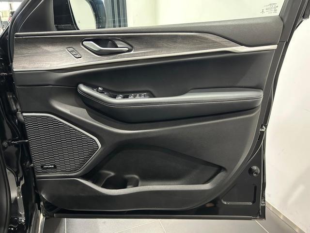 ジープ・グランドチェロキーＬ リミテッド　認定中古車保証　整備有　ナビ　バックカメラ　ＥＴＣ　純正アルミホイール　レザーシート　クルーズコントロール（17枚目）