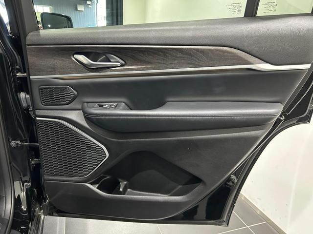 ジープ・グランドチェロキーＬ リミテッド　認定中古車保証　整備有　ナビ　バックカメラ　ＥＴＣ　純正アルミホイール　レザーシート　クルーズコントロール（20枚目）