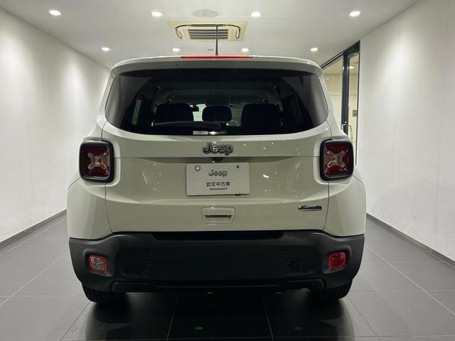 ジープ・レネゲード ロンジチュード　認定中古車保証付き　ＥＴＣ　バックカメラ　ルーフレール　純正１６インチアルミホイール　Ｂｌｕｅｔｏｏｔｈ　ＡｐｐｌｅＣａｒＰｌａｙ　ＡｎｄｒｏｉｄＡｕｔｏ　スマートキー　クルーズコントロール（8枚目）