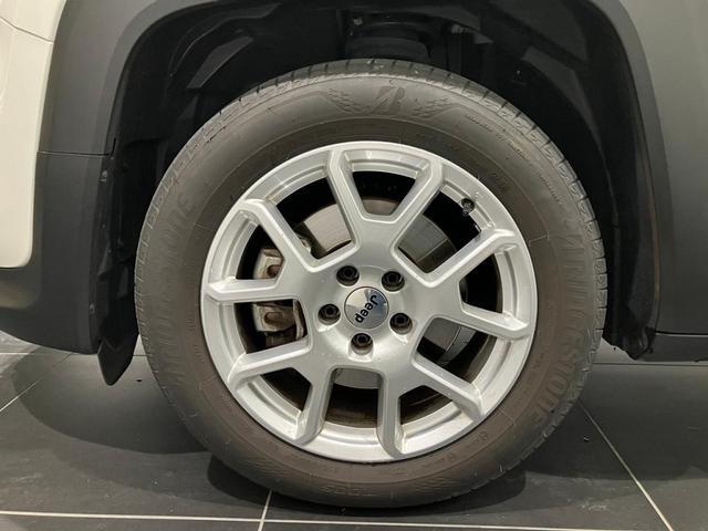 ジープ・レネゲード リミテッド　認定中古車保証１年付き　整備付　純正８．４インチナビ　ＡｐｐｌｅＣａｒＰｌａｙ　ＡｎｄｒｏｉｄＡｕｔｏ　アダプティブクルーズコントロール　Ｂカメラ　ＤＳＲＣ　社外ＬＥＤヘッドランプ　レザーシート（13枚目）