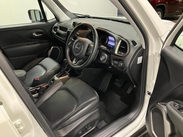 ジープ・レネゲード リミテッド　認定中古車保証１年付き　整備付　純正８．４インチナビ　ＡｐｐｌｅＣａｒＰｌａｙ　ＡｎｄｒｏｉｄＡｕｔｏ　アダプティブクルーズコントロール　Ｂカメラ　ＤＳＲＣ　社外ＬＥＤヘッドランプ　レザーシート（15枚目）