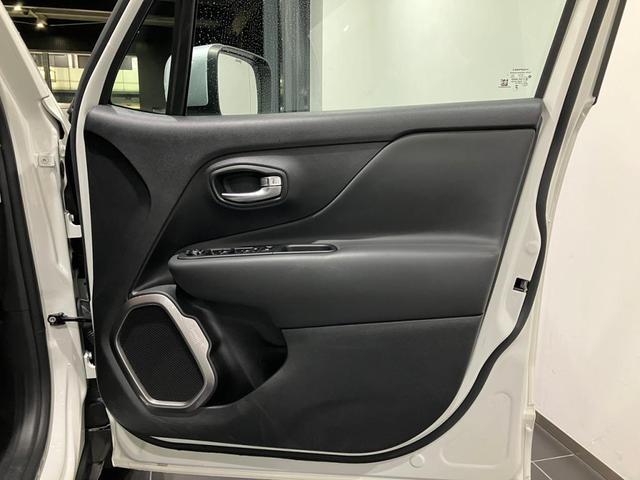 ジープ・レネゲード リミテッド　認定中古車保証１年付き　整備付　純正８．４インチナビ　ＡｐｐｌｅＣａｒＰｌａｙ　ＡｎｄｒｏｉｄＡｕｔｏ　アダプティブクルーズコントロール　Ｂカメラ　ＤＳＲＣ　社外ＬＥＤヘッドランプ　レザーシート（17枚目）