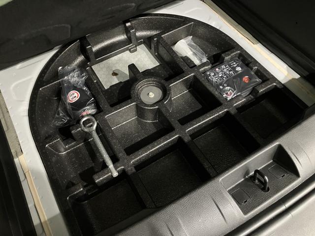 ジープ・レネゲード リミテッド　認定中古車保証１年付き　整備付　純正８．４インチナビ　ＡｐｐｌｅＣａｒＰｌａｙ　ＡｎｄｒｏｉｄＡｕｔｏ　アダプティブクルーズコントロール　Ｂカメラ　ＤＳＲＣ　社外ＬＥＤヘッドランプ　レザーシート（29枚目）