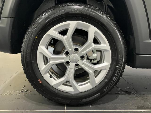 ���݂̂���^�C���͏Ռ����z�C�����ڂ��ʂ����Ă���邽�߁A���S�n�ɂ������������܂��B