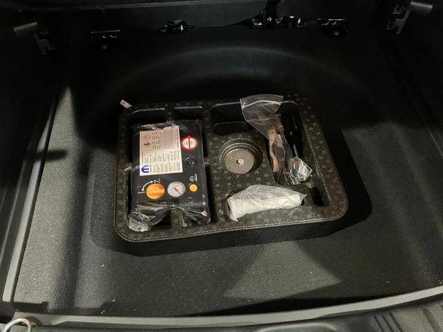 �g�����N���[���̉��ɂ́A�p���N�C���L�b�g��ς�ł���̂Ŗ�����̎��ɖ𗧂��܂��B