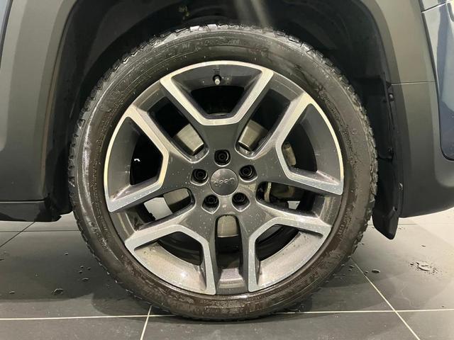 ジープ・レネゲード スレートブルー　認定中古車保証１年付　整備付　純正８．４インチナビ　ＡｐｐｌｅＣａｒＰｌａｙ　ＡｎｄｒｏｉｄＡｕｔｏ　アダプティブクルーズコントロール　純正１９インチアルミ　レザーシート　シートヒーター（11枚目）