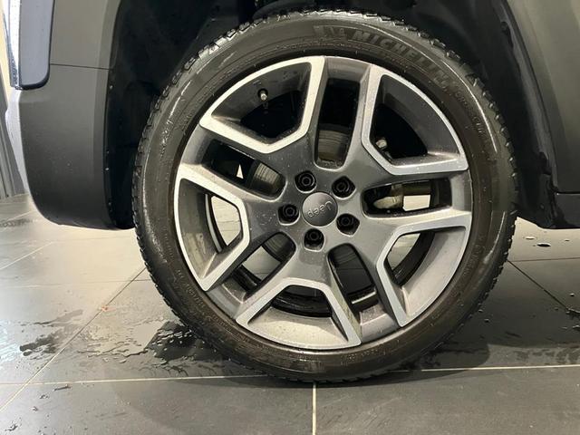 ジープ・レネゲード スレートブルー　認定中古車保証１年付　整備付　純正８．４インチナビ　ＡｐｐｌｅＣａｒＰｌａｙ　ＡｎｄｒｏｉｄＡｕｔｏ　アダプティブクルーズコントロール　純正１９インチアルミ　レザーシート　シートヒーター（13枚目）