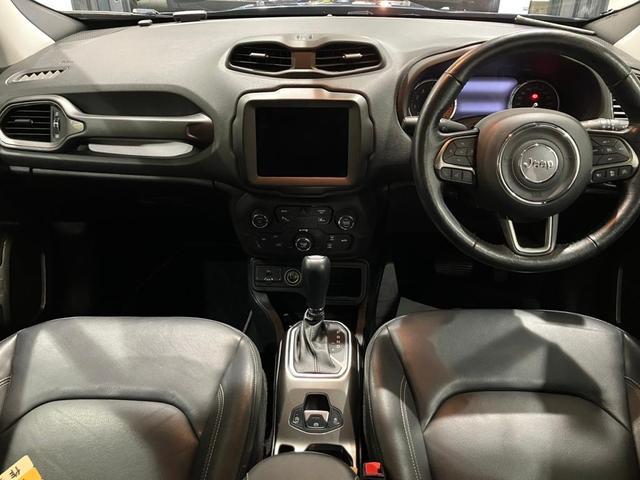 ジープ・レネゲード スレートブルー　認定中古車保証１年付　整備付　純正８．４インチナビ　ＡｐｐｌｅＣａｒＰｌａｙ　ＡｎｄｒｏｉｄＡｕｔｏ　アダプティブクルーズコントロール　純正１９インチアルミ　レザーシート　シートヒーター（14枚目）