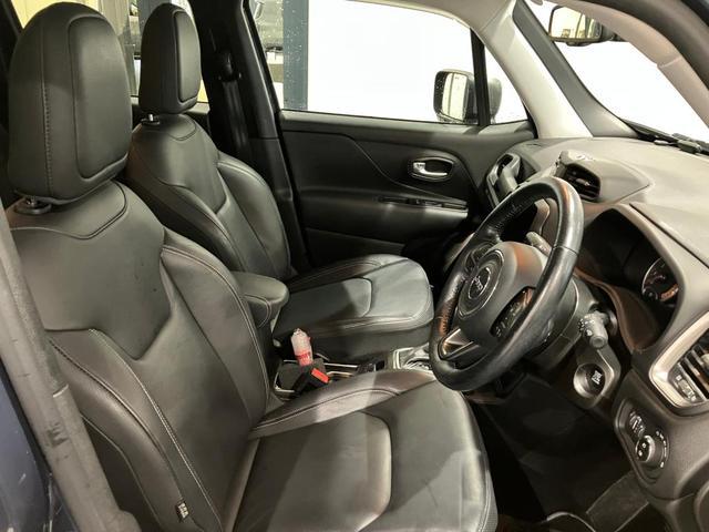 ジープ・レネゲード スレートブルー　認定中古車保証１年付　整備付　純正８．４インチナビ　ＡｐｐｌｅＣａｒＰｌａｙ　ＡｎｄｒｏｉｄＡｕｔｏ　アダプティブクルーズコントロール　純正１９インチアルミ　レザーシート　シートヒーター（16枚目）