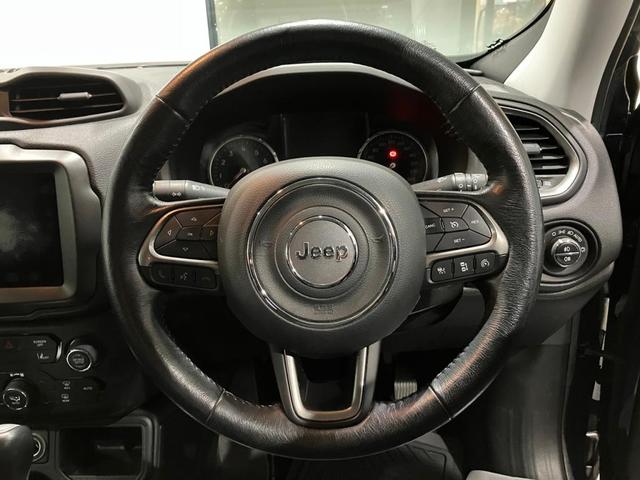 ジープ・レネゲード スレートブルー　認定中古車保証１年付　整備付　純正８．４インチナビ　ＡｐｐｌｅＣａｒＰｌａｙ　ＡｎｄｒｏｉｄＡｕｔｏ　アダプティブクルーズコントロール　純正１９インチアルミ　レザーシート　シートヒーター（30枚目）
