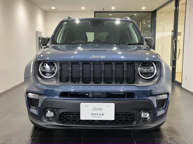 ジープ・レネゲード アルティテュード　ｅ－ハイブリッド　新車保証継承付　整備付　弊社デモカー　純正１０．１インチナビ　ＡｐｐｌｅＣａｒＰｌａｙ　ＡｎｄｒｏｉｄＡｕｔｏ　アダプティブクルーズコントロール　Ｂカメラ　ＤＳＲＣ　レザーシート　シートヒーター（6枚目）