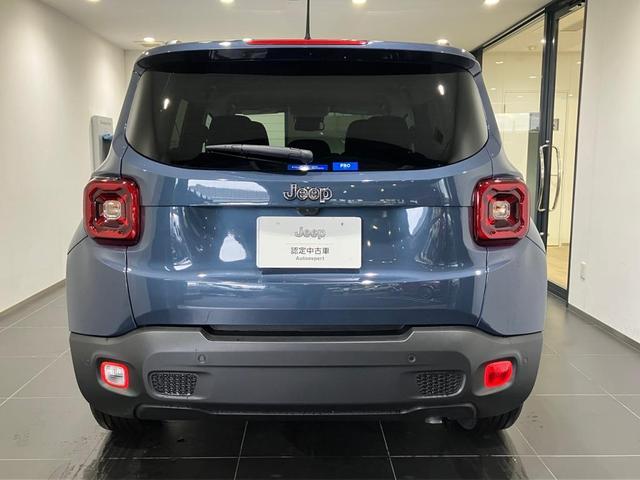 ジープ・レネゲード アルティテュード　ｅ－ハイブリッド　新車保証継承付　整備付　弊社デモカー　純正１０．１インチナビ　ＡｐｐｌｅＣａｒＰｌａｙ　ＡｎｄｒｏｉｄＡｕｔｏ　アダプティブクルーズコントロール　Ｂカメラ　ＤＳＲＣ　レザーシート　シートヒーター（8枚目）