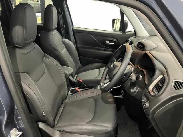 ジープ・レネゲード アルティテュード　ｅ－ハイブリッド　新車保証継承付　整備付　弊社デモカー　純正１０．１インチナビ　ＡｐｐｌｅＣａｒＰｌａｙ　ＡｎｄｒｏｉｄＡｕｔｏ　アダプティブクルーズコントロール　Ｂカメラ　ＤＳＲＣ　レザーシート　シートヒーター（16枚目）