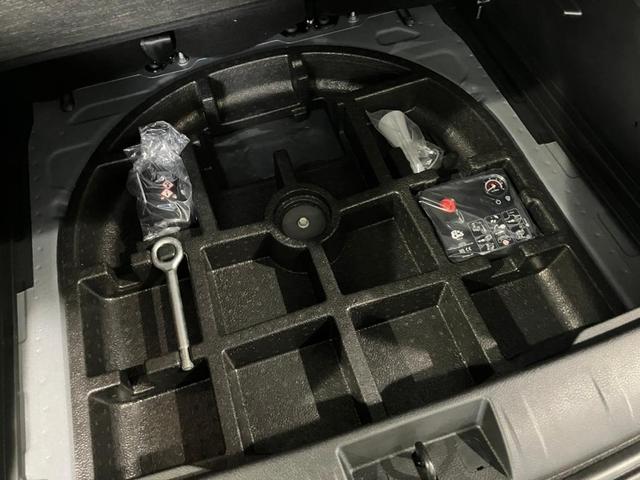 ジープ・レネゲード アルティテュード　ｅ－ハイブリッド　新車保証継承付　整備付　弊社デモカー　純正１０．１インチナビ　ＡｐｐｌｅＣａｒＰｌａｙ　ＡｎｄｒｏｉｄＡｕｔｏ　アダプティブクルーズコントロール　Ｂカメラ　ＤＳＲＣ　レザーシート　シートヒーター（29枚目）