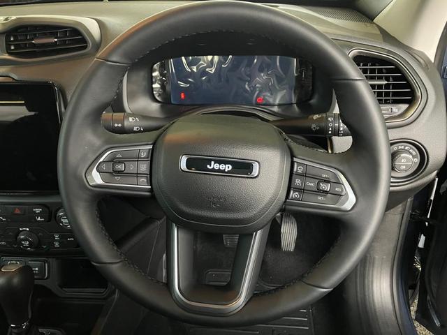 ジープ・レネゲード アルティテュード　ｅ－ハイブリッド　新車保証継承付　整備付　弊社デモカー　純正１０．１インチナビ　ＡｐｐｌｅＣａｒＰｌａｙ　ＡｎｄｒｏｉｄＡｕｔｏ　アダプティブクルーズコントロール　Ｂカメラ　ＤＳＲＣ　レザーシート　シートヒーター（30枚目）