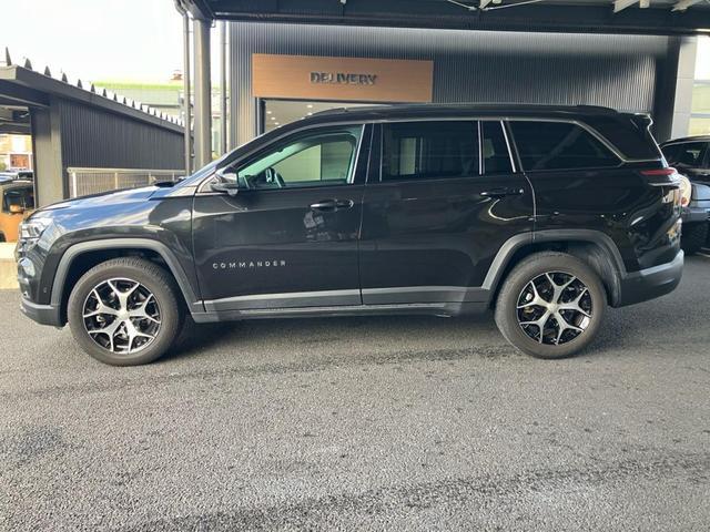 �y�z�C�[���A�[�`�z��`�z�C�[���A�[�`�͂i�������`���̃f�U�C���ł��B�̗p���Ă��闝�R�͏�������܂����A�I�t���[�h�𑖍s����ۂɃ^�C���ƃ{�f�B����������Ȃ��悤�z���������ɂ��邽�߂ƂȂ�܂��B