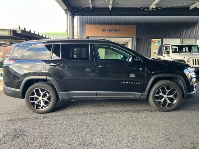 �y�z�C�[���A�[�`�z��`�z�C�[���A�[�`�͂i�������`���̃f�U�C���ł��B�̗p���Ă��闝�R�͏�������܂����A�I�t���[�h�𑖍s����ۂɃ^�C���ƃ{�f�B����������Ȃ��悤�z���������ɂ��邽�߂ƂȂ�܂��B