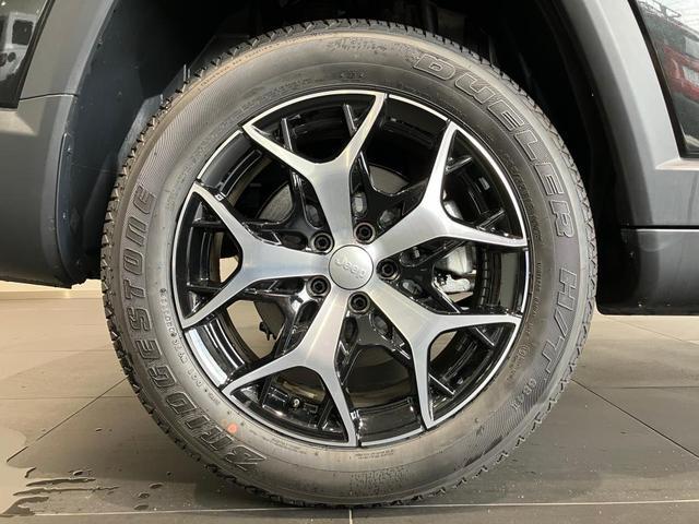 ���݂̂���^�C���͏Ռ����z�C�����ڂ��ʂ����Ă���邽�߁A���S�n�ɂ������������܂��B