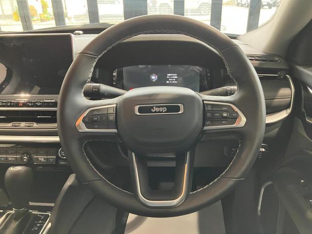 �y�n���h���z�v�����X�e�A�����O�z�C�[�����̗p���Ă��荂������������܂��B�܂����ǐ��̌���ɂ��A�����K�ȃh���C�u�����y���ݒ����܂��B