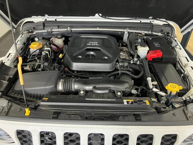 ジープ・ラングラーアンリミテッド サハラ　認定中古車保証１年　整備付　純正８．４インチナビ　ＡｐｐｌｅＣａｒＰｌａｙ　ＡｎｄｒｏｉｄＡｕｔｏ　アダプティブクルーズコントロール　レザーシート　シートヒーター　ＤＳＲＣ　４ＷＤ　Ｂカメラ（33枚目）