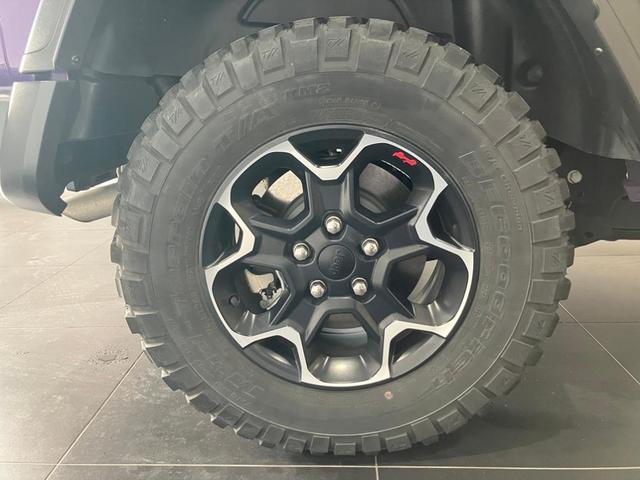 ���݂̂���^�C���͏Ռ����z�C�����ڂ��ʂ����Ă���邽�߁A���S�n�ɂ������������܂��B