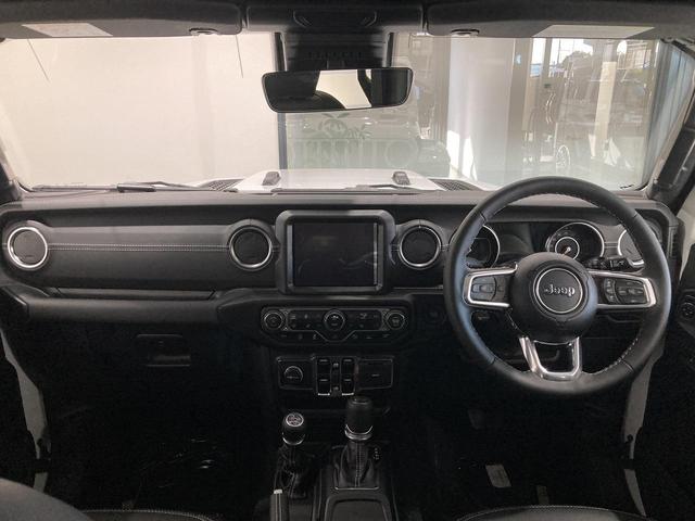 ジープ・ラングラーアンリミテッド サハラ　新車保証継承付き　整備付き　レザーシート　シートヒーター　バックカメラ　ステアリングヒーター　ＡｐｐｌｅＣａｒＰｌａｙ／ＡｎｄｒｏｉｄＡｕｔｏ　純正１８インチアルミホイール（12枚目）