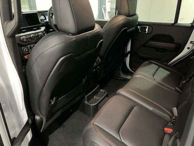 �y���A�V�[�g�z�����܂ł̍���������Ԃ̂��߁A��l�̕��ł������������Ȃ���ԏo���܂��B�����͍L������Ă��邽�߁A�������Ƃ���蒸���܂��B