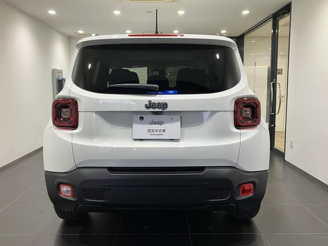 ジープ・レネゲード アルティテュード　ｅ－ハイブリッド　新車保証継承付　整備付　弊社デモカー　純正１０．１インチナビ　ＡｐｐｌｅＣａｒＰｌａｙ　ＡｎｄｒｏｉｄＡｕｔｏ　アダプティブクルーズコントロール　Ｂカメラ　ＤＳＲＣ　レザーシート　シートヒーター（8枚目）