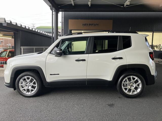 ジープ・レネゲード アルティテュード　ｅ－ハイブリッド　新車保証継承付　整備付　弊社デモカー　純正１０．１インチナビ　ＡｐｐｌｅＣａｒＰｌａｙ　ＡｎｄｒｏｉｄＡｕｔｏ　アダプティブクルーズコントロール　Ｂカメラ　ＤＳＲＣ　レザーシート　シートヒーター（9枚目）