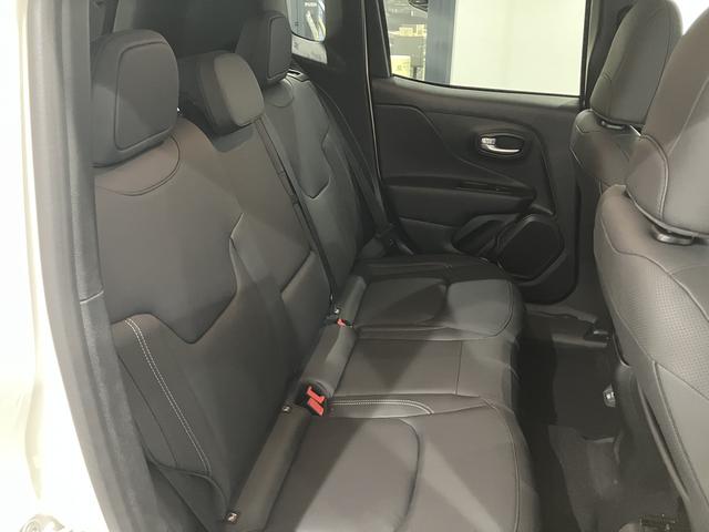 ジープ・レネゲード アルティテュード　ｅ－ハイブリッド　新車保証継承付　整備付　弊社デモカー　純正１０．１インチナビ　ＡｐｐｌｅＣａｒＰｌａｙ　ＡｎｄｒｏｉｄＡｕｔｏ　アダプティブクルーズコントロール　Ｂカメラ　ＤＳＲＣ　レザーシート　シートヒーター（19枚目）