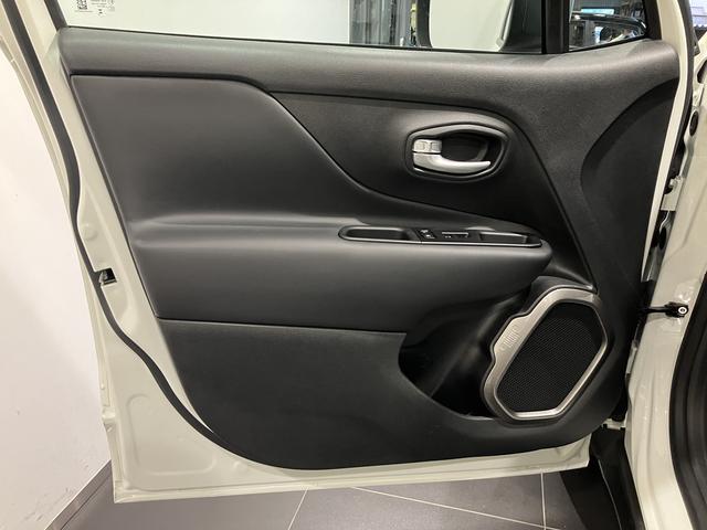 ジープ・レネゲード アルティテュード　ｅ－ハイブリッド　新車保証継承付　整備付　弊社デモカー　純正１０．１インチナビ　ＡｐｐｌｅＣａｒＰｌａｙ　ＡｎｄｒｏｉｄＡｕｔｏ　アダプティブクルーズコントロール　Ｂカメラ　ＤＳＲＣ　レザーシート　シートヒーター（23枚目）