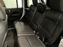 後部座席も広いのでゆったりと座って頂けますし、シートも疲れにくい固めの素材となっている為、旅行なども快適です。