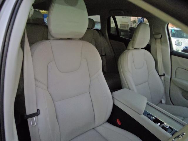 Ｖ６０ Ｔ５　インスクリプション　バーチライトメタリック　革シート　シートヒーター　シートベンチ　ステッチ入りダッシュボード　専用１８インチアルミ　パワーバックドア　全方位ビューカメラ　ｈａｒｍａｎ／ｋａｒｄｏｎサウンド（23枚目）