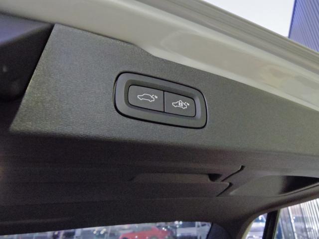 Ｖ６０ Ｔ５　インスクリプション　バーチライトメタリック　革シート　シートヒーター　シートベンチ　ステッチ入りダッシュボード　専用１８インチアルミ　パワーバックドア　全方位ビューカメラ　ｈａｒｍａｎ／ｋａｒｄｏｎサウンド（33枚目）