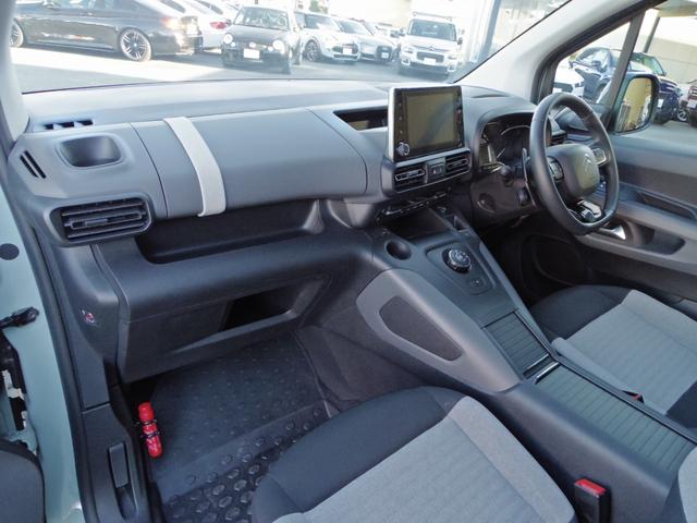 ベルランゴ シャイン　ワンオーナー　ＡｐｐｌｅＣａｒＰｌａｙ　ＡｎｄｒｏｉｄＡｕｔｏ　パノラミックガラスルーフ　バックカメラ　アダプティブクルーズコントロール　モジュトップ　ＥＴＣ　ＢＳＭ　衝突軽減ブレーキ（12枚目）