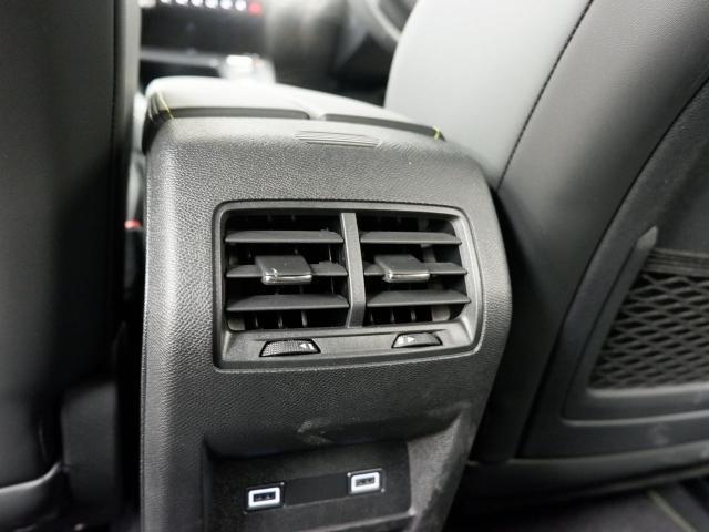 ４０８ ＧＴハイブリッド　新車保証継承／純正ナビ／電動シート／シートヒーター／３６０°カメラ／ハンドルヒーター／ＡＣＣ／レーンキープアシスト／レーンポジショングアシスト／電動テールゲート／ブラインドスポットモニター（41枚目）