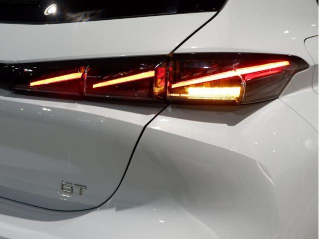 308 GTハイブリッド 新車保証継承/純正ナビ/360°カメラ/運転席電動シート/フロントシートヒーター/ハンドルヒーター/ACC/レーンキープアシスト/レーンポジショニングアシスト/ブラインドスポットモニター(15枚目)