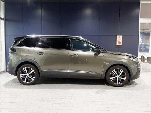 ボディカラーは『アマゾナイトグレー』。