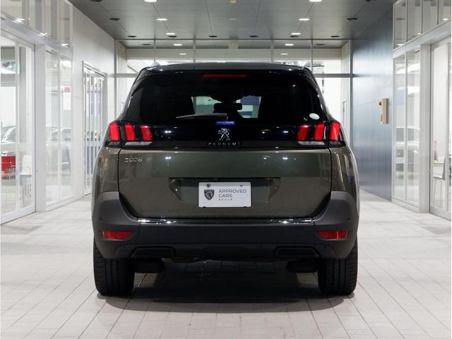 １年間、走行距離無制限の認定中古車保証が付帯します。