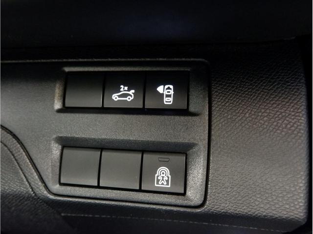 運転席のボタン一つで、テールゲートの開閉が可能です。