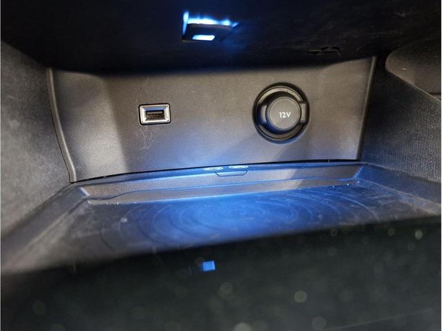 １２Ｖソケット、ＵＳＢポートをご用意しております。