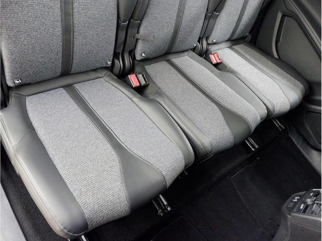 内装シートに目立つ汚れや破れはございません。