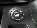 スタートストップボタン。キーを携帯していれば、ボタンプッシュでエンジンON/OFFが可能です。