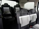 3列目シートも広々としております。