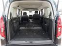 2列目シートを全て倒すと、さらに広大なラゲッジスペースが出来上がります。